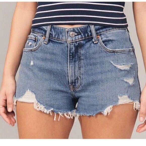 Abercrombie & Fitch Womans Size 35 20 Plus Mid Rise Distressed Mom Shorts NWT - Picture 2 of 6